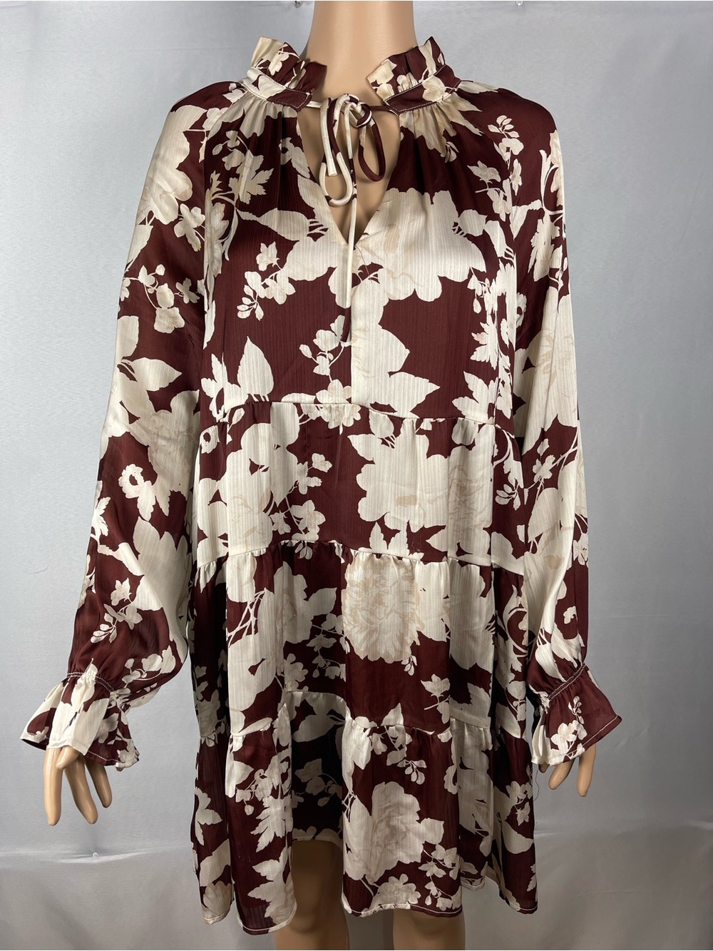 Vici Cream Floral Tiered Long-Sleeve Dress on Brown